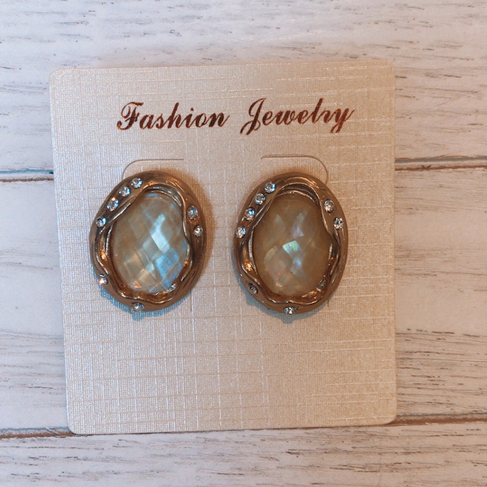 Vintage Resin Mother of Shell Earrings